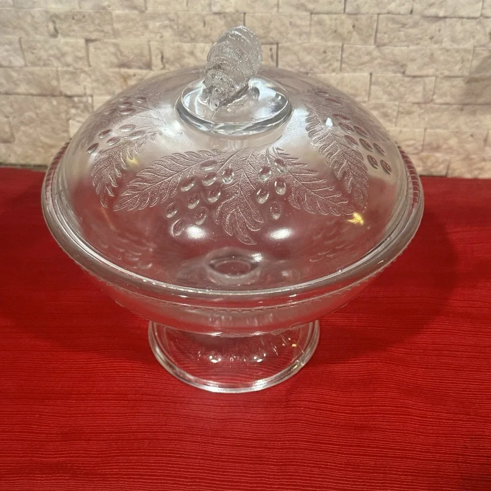 Vintage EAPG McKee Glass Barberry Shell Footed Compote‎ Bowl Lidded Candy Dish